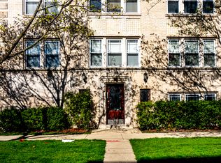 118 Elmwood Ave #3, Evanston, IL 60202