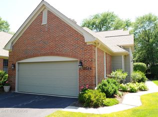 2044 Trent Ct, Glenview, IL 60026