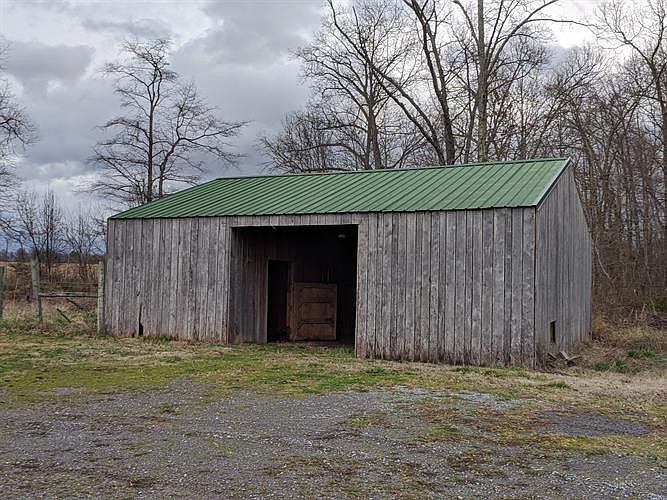 2nd image of 1205 A B Frazier Rd