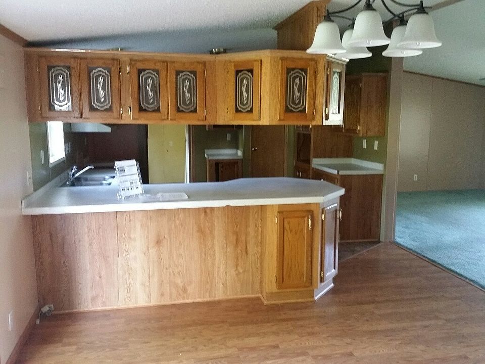 2nd image of 240 N Parkway Dr