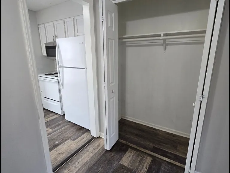 8721 Countryshire Ln #4 — Photo 7