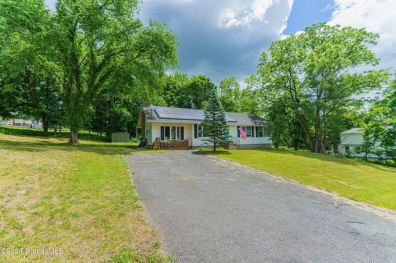 3rd image of 26 Oxford Circle