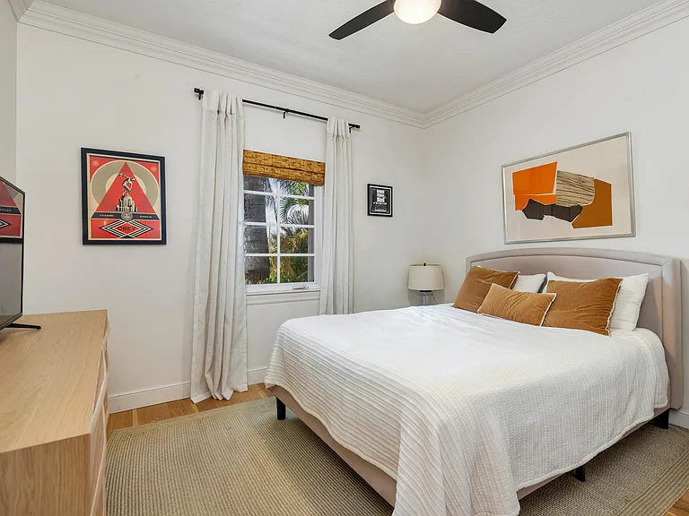 375 Plymouth Rd — Photo 18
