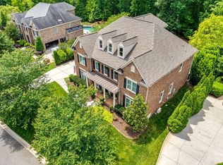 1025 Westbury Dr, Matthews, NC 28104