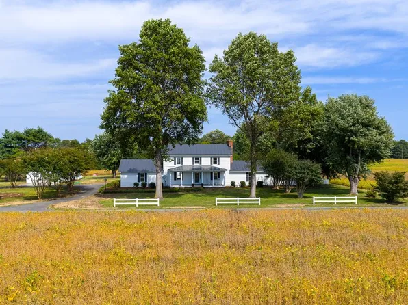 61 Clarke Ln, Heathsville, VA 22473