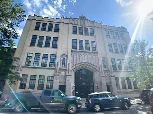 Rented by Tapiro Realty | media 18