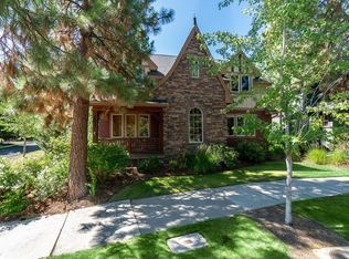 2601 NW Crossing Dr, Bend, OR 97703