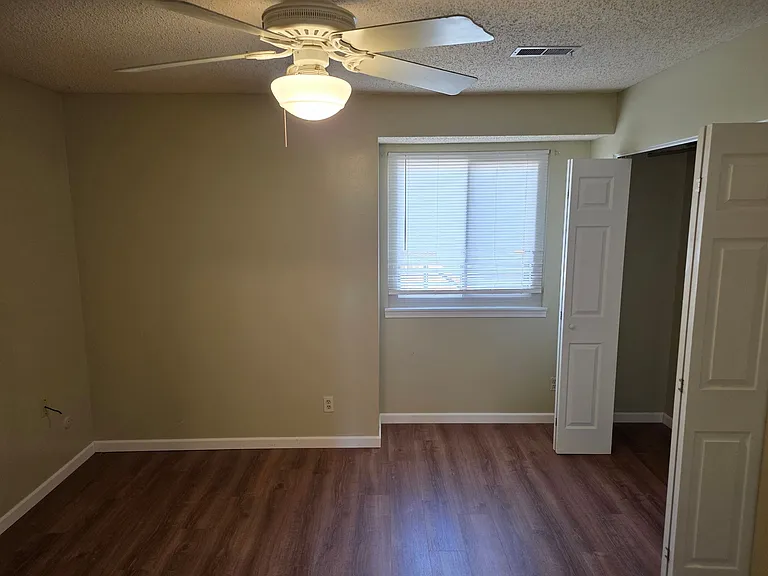 1611 Lyndhurst Dr #F — Photo 12