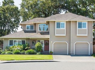 586 Peppertree Dr, Windsor, CA 95492