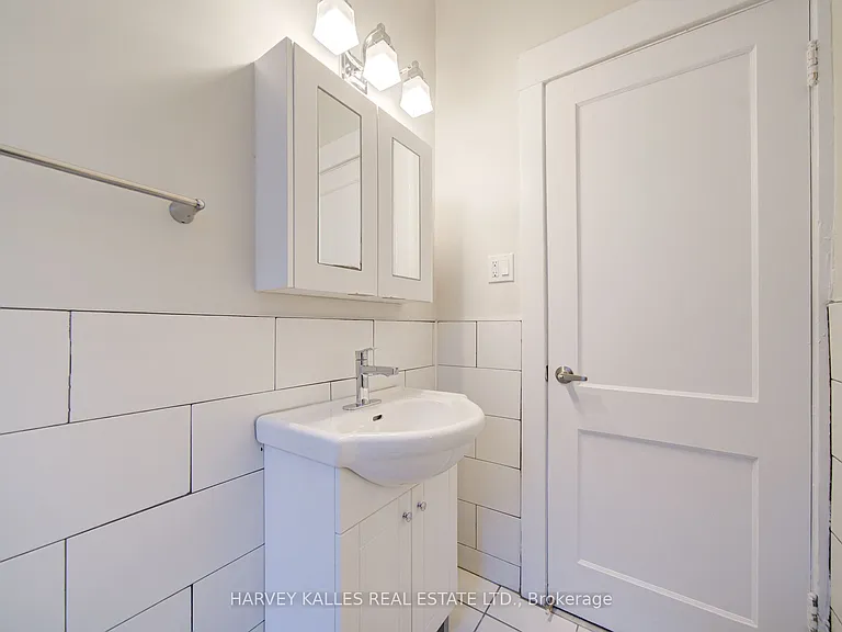 1074 Saint Clair Ave W #4 — Photo 11