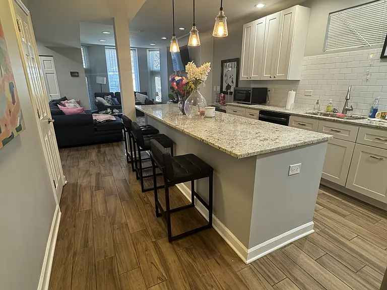419 W Belden Ave #G — Photo 3