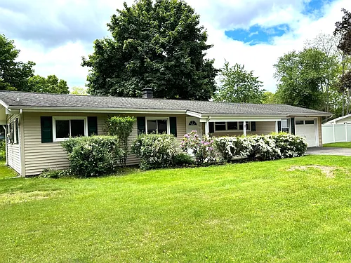 2 Princeton St Photo 1