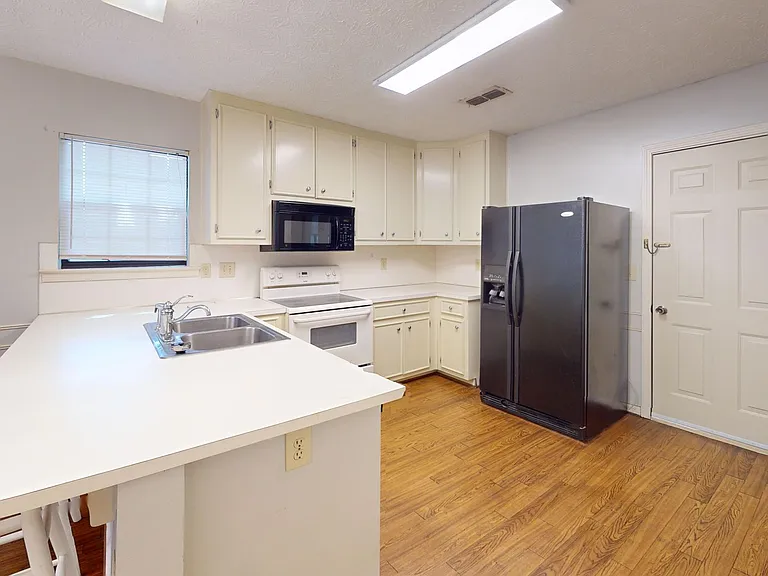 335 Bent Tree Dr — Photo 7