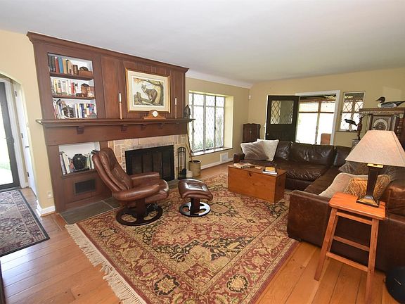 3rd image of 8126 Sagamore Dr