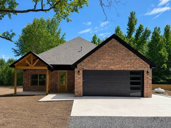 1213 E Carmichael Rd, Cabot, AR 72023