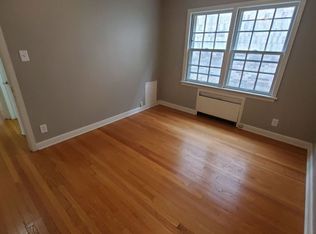 512-524 E Henry Clay St #512-1, Milwaukee, WI 53217