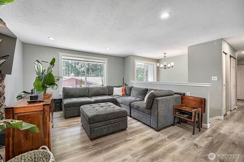 4th image of 18608 SE 265th Street