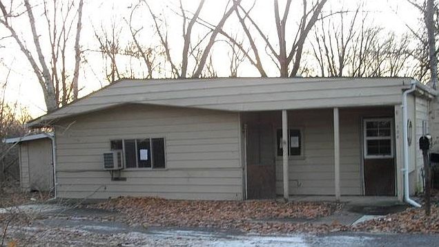 1st image of 104 Cassell St