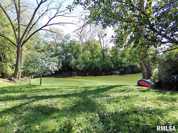 4th image of 110 Twin Lakes Dr