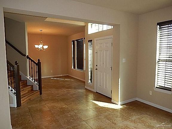 3rd image of 3800 Santa Veronica St