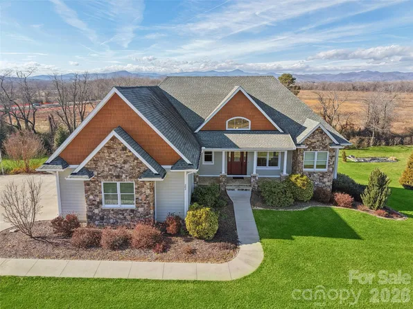 383 Ridgeview Hill Dr, Hendersonville, NC 28791