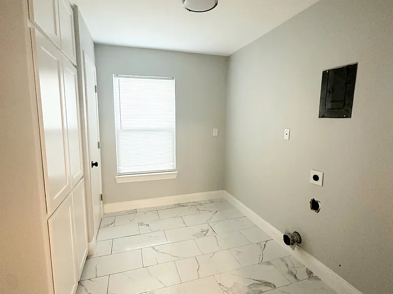 Live Oak Dr — Photo 4