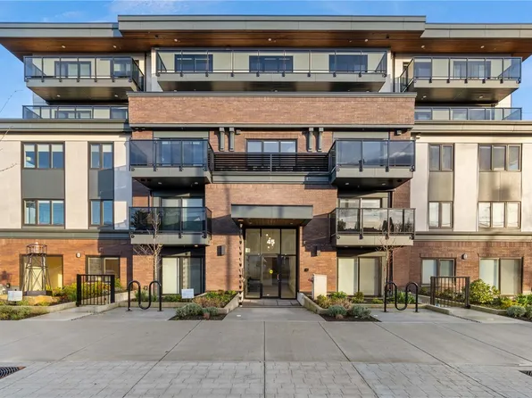 45 Haliburton St #102, Nanaimo, BC V9R 4V6