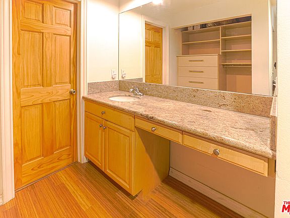 5th image of 8105 Raintree Cir