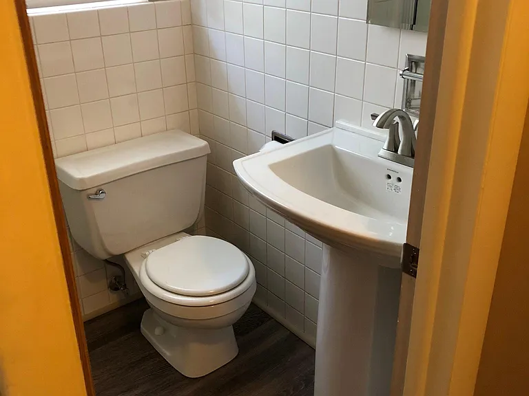 6916 Penrose Dr — Photo 15
