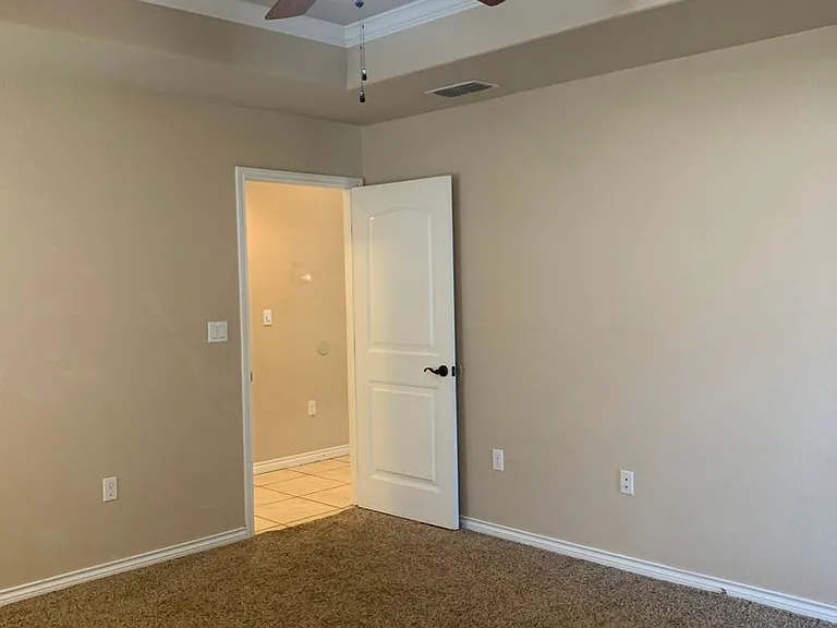 4301 Sandstone Dr — Photo 10