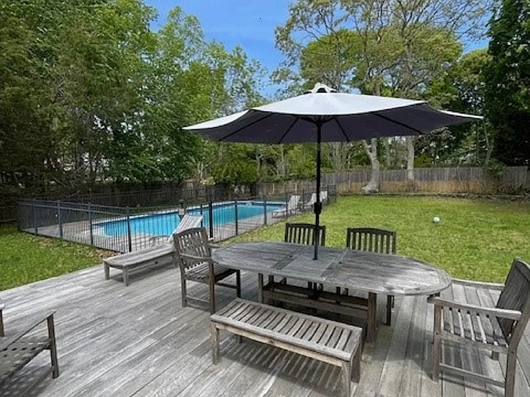 35 Maple St — Photo 17