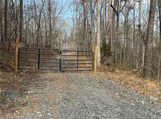 685 Lakeside Rd, Toccoa, GA 30577