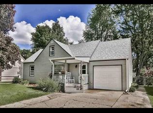 213 Burrwood Ave, Loves Park, IL 61111
