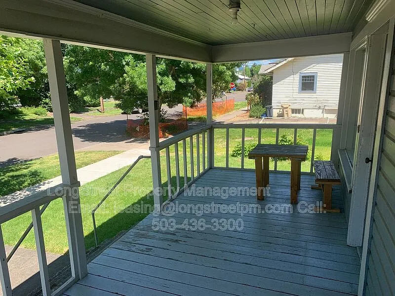 2 bed, 1.0 bath, 1100 sqft, $1,795 — Photo 3