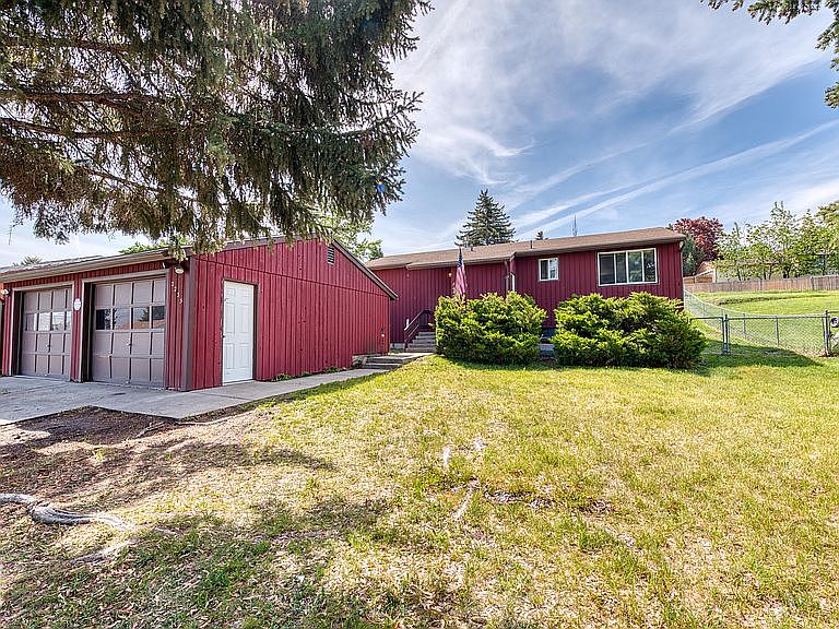 2235 E. Vista