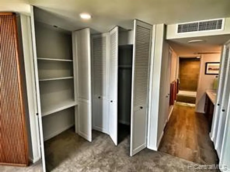 1650 Ala Moana Blvd — Photo 9