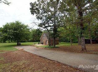 1029 E Henderson St, Bullard, TX 75757