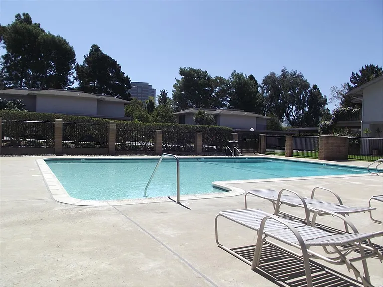 4350 Vision Dr — Photo 15