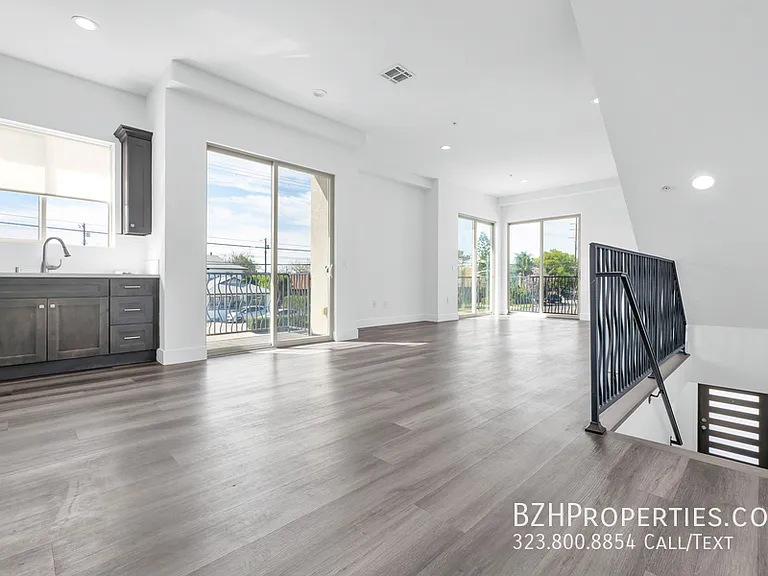 6006-6002 Klump Ave — Photo 5