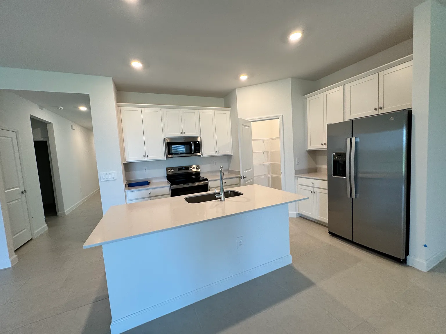 4 bed, 2198 sqft, $2,500 — Photo 2