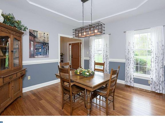 5th image of 115 Aspen Dr