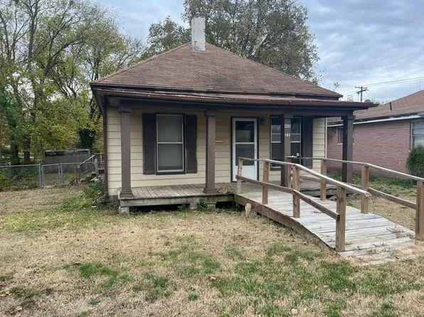 408 E 7th St, Wellington, KS 67152