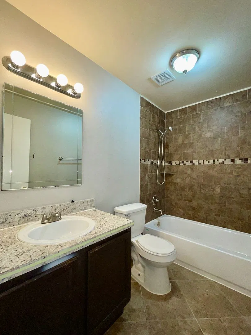 Spacious 2-story 2 BR/1.5BA Avalon Condo Near Airport — Photo 1