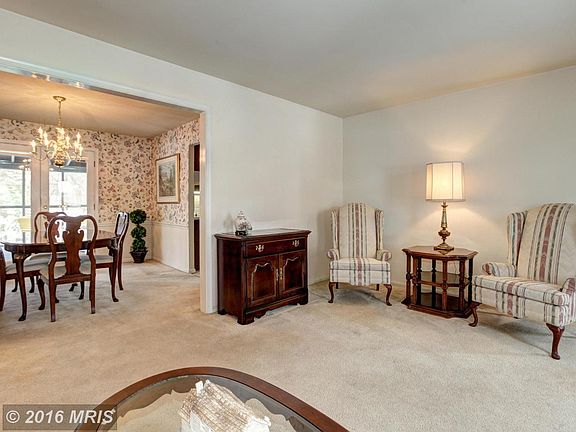 5th image of 811 Woodley Dr