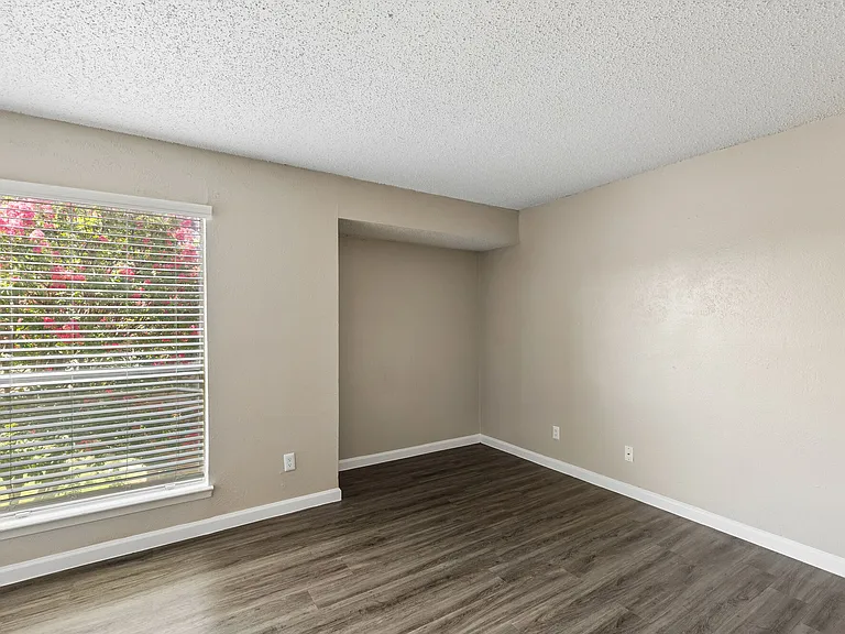 The Lydian Apartments — Photo 24