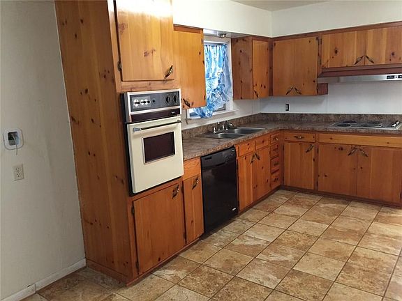 3rd image of 2100 12th St