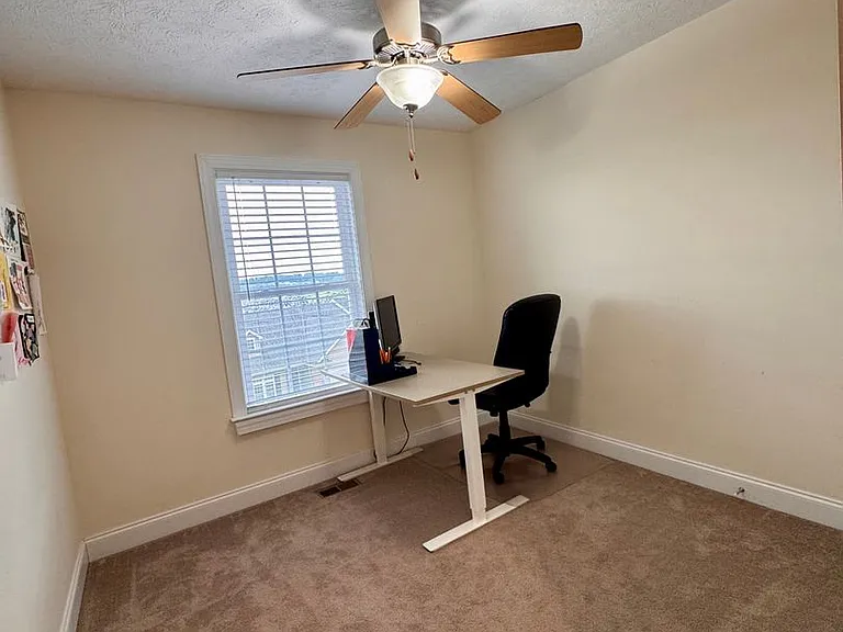 573 Spring Oaks Dr — Photo 16