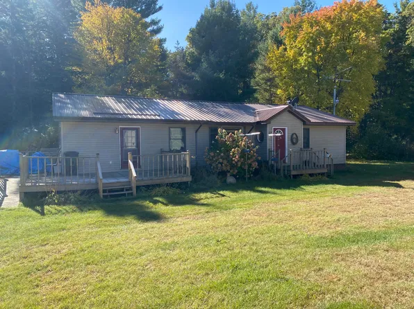 2890 S Fawn Ln, White Cloud, MI 49349