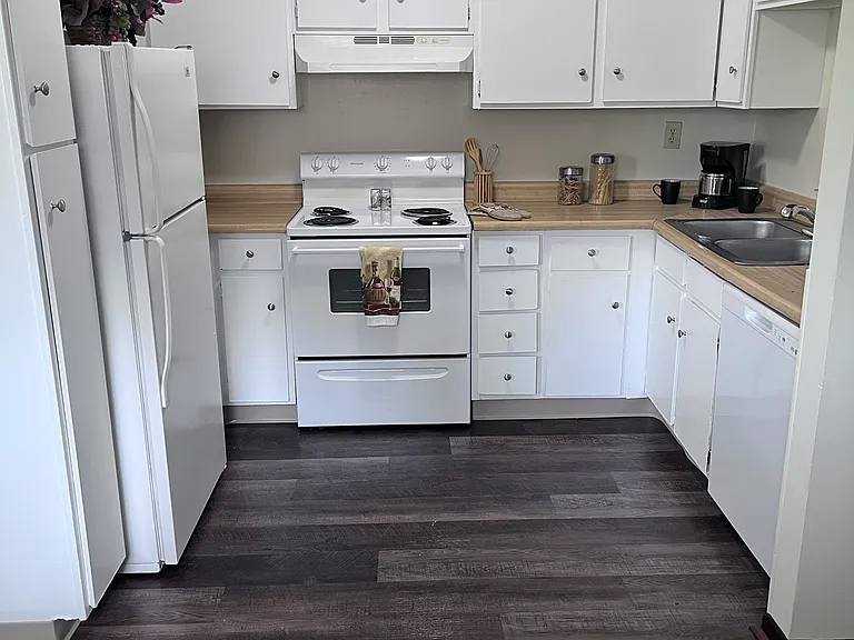 5486 Camelot Dr #26 — Photo 7