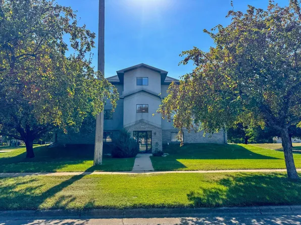 470 21st St SW APT 202, Huron, SD 57350